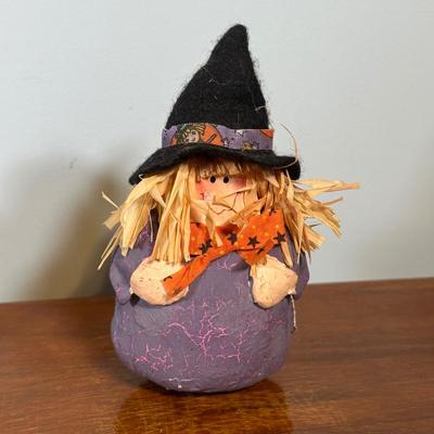 LOT 136L: Vintage Halloween Decor Collection