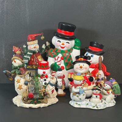 LOT 138L: Snowman Christmas Decor