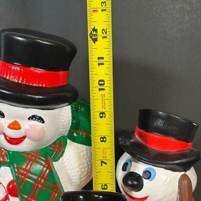 LOT 138L: Snowman Christmas Decor