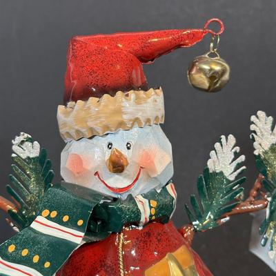 LOT 138L: Snowman Christmas Decor