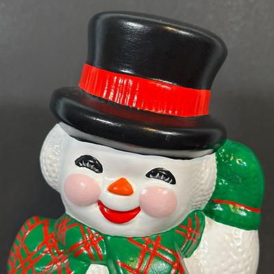 LOT 138L: Snowman Christmas Decor