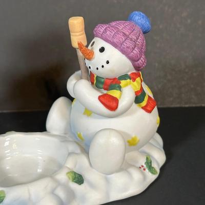 LOT 138L: Snowman Christmas Decor