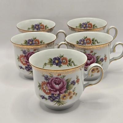 LOT 141L: Winterling Bavaria China Tea Set