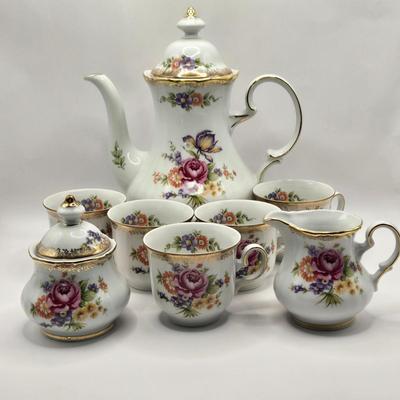 LOT 141L: Winterling Bavaria China Tea Set