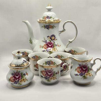 LOT 141L: Winterling Bavaria China Tea Set