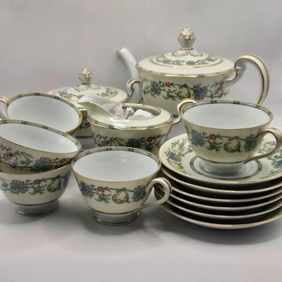 LOT 142L: Noritake China Norwich Japan 5042 Tea Set