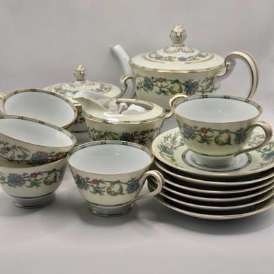 LOT 142L: Noritake China Norwich Japan 5042 Tea Set
