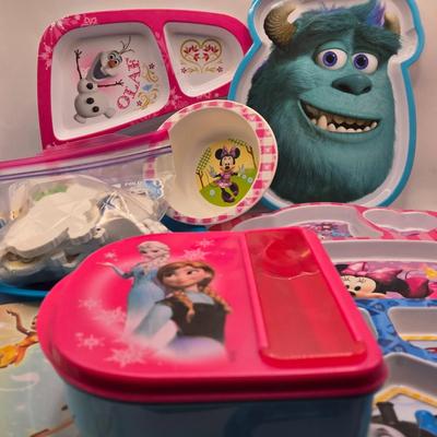 LOT 144L: Kids Lunch Plates and More