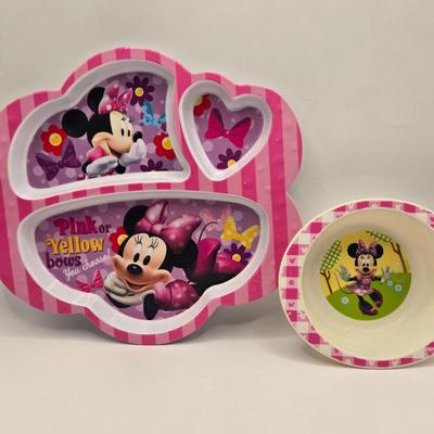 LOT 144L: Kids Lunch Plates and More