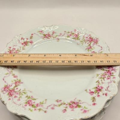 LOT 147L: Small Dessert Bowls & Prussia Dessert Plates