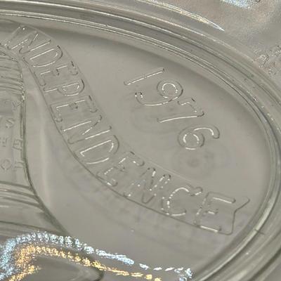 LOT 151L: 1776-1976!!!!!! Bicentennial Plates, Crock, & Brick
