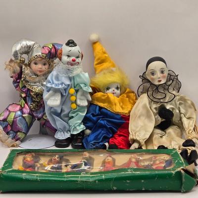 LOT 153L: Stop Clowning Around! Various Styles and Sizes of Clowns