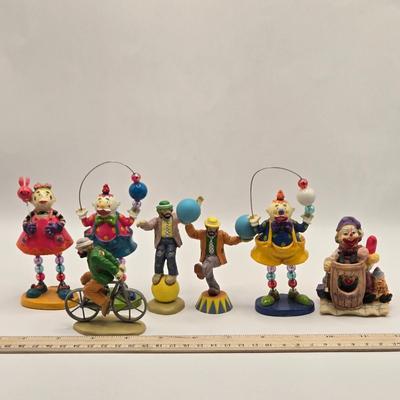 LOT 153L: Stop Clowning Around! Various Styles and Sizes of Clowns
