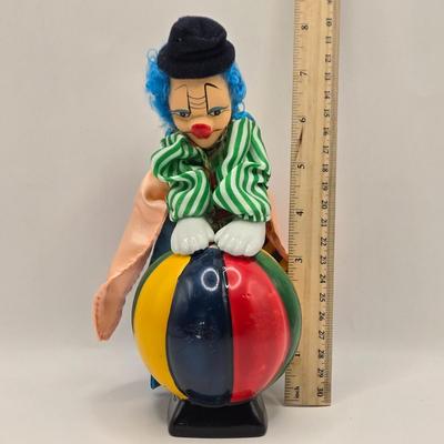 LOT 153L: Stop Clowning Around! Various Styles and Sizes of Clowns