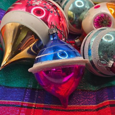 LOT 154L: Vintage Shiny Brite Christmas Ornaments and Others Made in West Germany, Poland, and USA