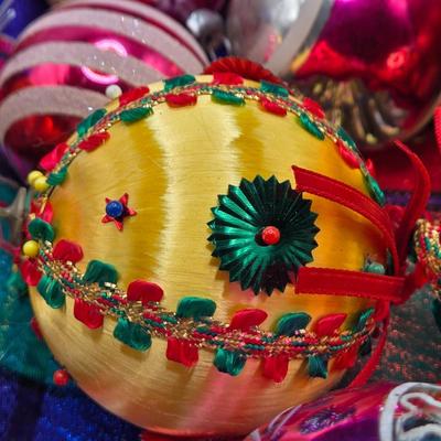 LOT 154L: Vintage Shiny Brite Christmas Ornaments and Others Made in West Germany, Poland, and USA