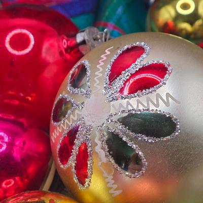LOT 154L: Vintage Shiny Brite Christmas Ornaments and Others Made in West Germany, Poland, and USA