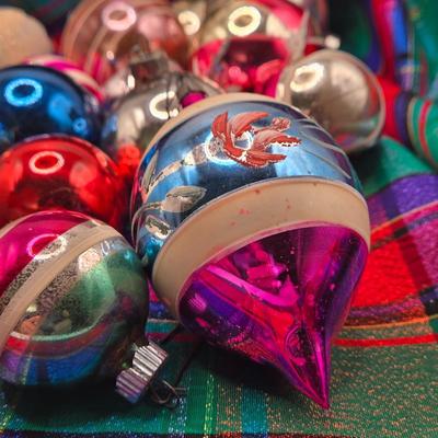 LOT 154L: Vintage Shiny Brite Christmas Ornaments and Others Made in West Germany, Poland, and USA