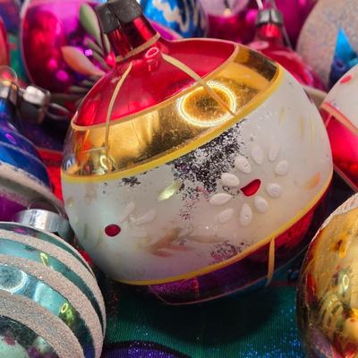 LOT 154L: Vintage Shiny Brite Christmas Ornaments and Others Made in West Germany, Poland, and USA