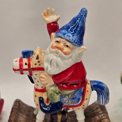 LOT 158L: Hard Working Elf Figurines