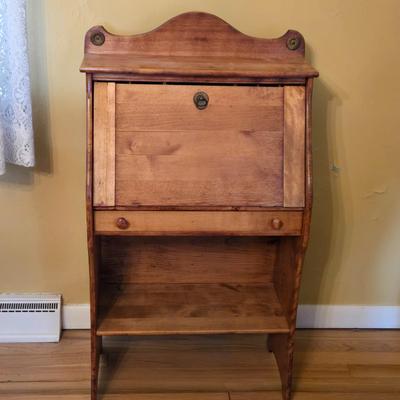 LOT 139L: Secretary Desk