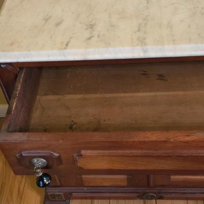 LOT 140L: Marble Top Dry Sink