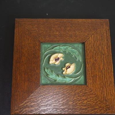 DOOR STUDIO POTTERY TILE 6" FRAMED IN OAK HAND MADE FRAME. MATT GREEN/ YELLOW FLORAL