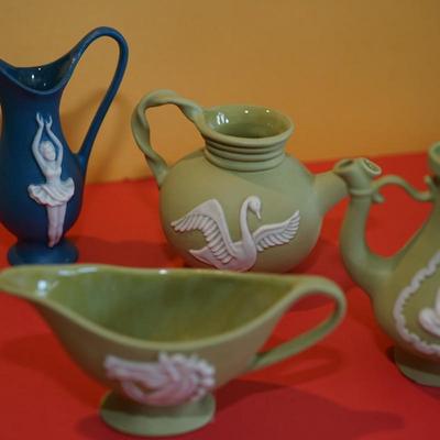 CERAMIC ARTS STUDIO GROUPING OF FOUR 2-4" MINATURE CAMEO STYLE VASES/ JASPERWARE LOOK