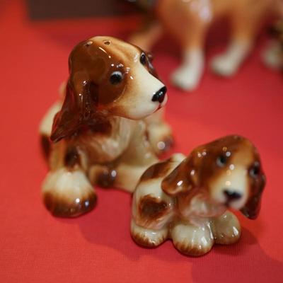 CERAMIC ARTS STUDIO MADISON, WI. STUDIO GROUPING OF FIVE DOGS FROM COLLIES TO BOXERS / SALT AND PEPPERS