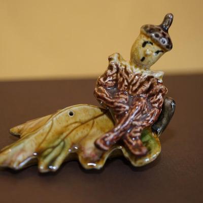 CERAMIC ARTS STUDIO LITTLE ACORN MAN ON LEAF SALT AND PEPPER