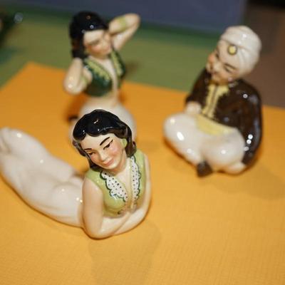 CERAMIC ARTS STUDIO SHIEK AND HAREM DANCERS