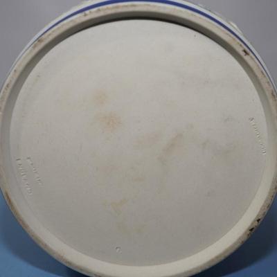 ANTIQUE ENGLISH WEDGWOOD CRACKER JAR OF DARK BLUE
