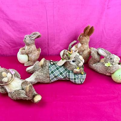 Lot H 903 Straw Easter Bunny Lot