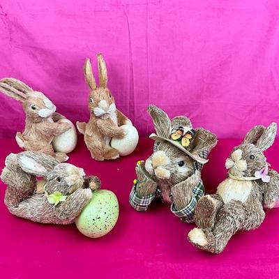 Lot H 903 Straw Easter Bunny Lot