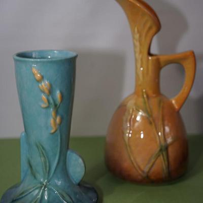 ROSEVILLE WINCRAFTE HANDLED VASE & OTHER WITH PINCHED HANDLE AT BASE /281-6 AND