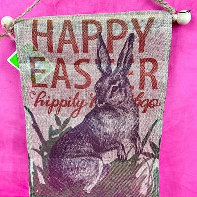 Lot H 905 Rustic Happy Easter Decor
