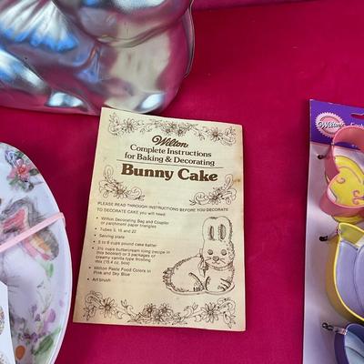 Lot H 911 Wilton Easter Baking Kitchen Lot