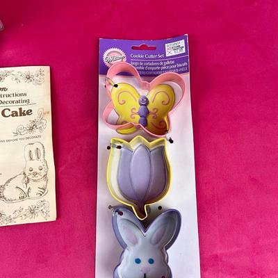 Lot H 911 Wilton Easter Baking Kitchen Lot