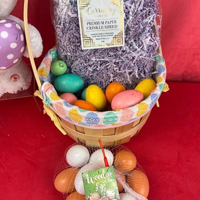 Lot H 912 Build an Easter Basket Lot