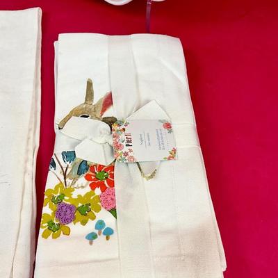 Lot H 913 Pier 1 Tea Towels & Platter Lot