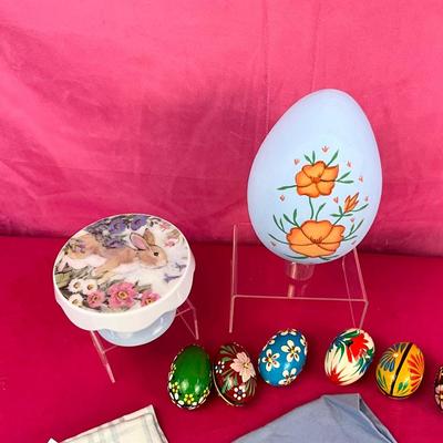 Lot I 922 Hand Painted Easter Egg Lot