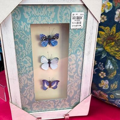 Lot I 924 Springtime Butterfly Decor Lot