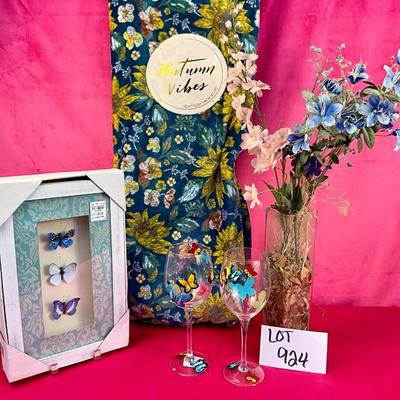 Lot I 924 Springtime Butterfly Decor Lot