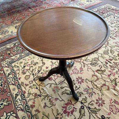 Mahogany Round Table