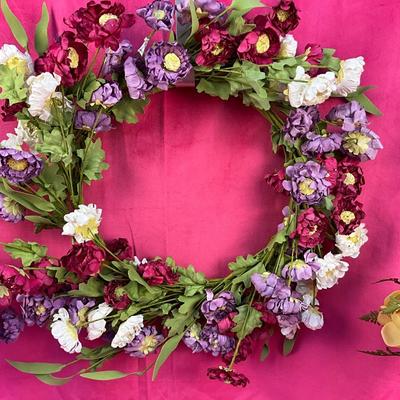 Lot J 932 Pier 1 Floral Wreath & New Faux Flowers