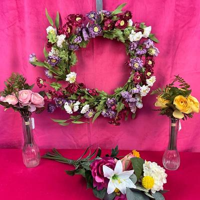 Lot J 932 Pier 1 Floral Wreath & New Faux Flowers