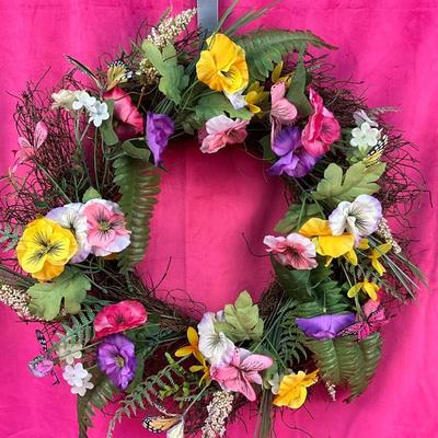 Lot K 938 Pier 1 Pansy & Butterfly Wreath