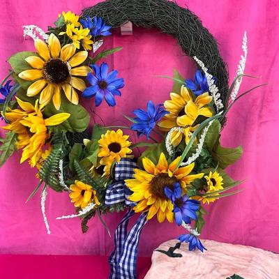 Lot K 941 Sunflowers & Greens Wreath Lot