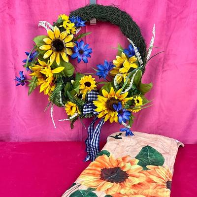 Lot K 941 Sunflowers & Greens Wreath Lot
