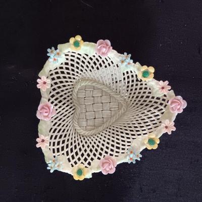BELLEEK WOVEN HEART AND A HALCYON DAYS ENAMEL TRINKET BOX
